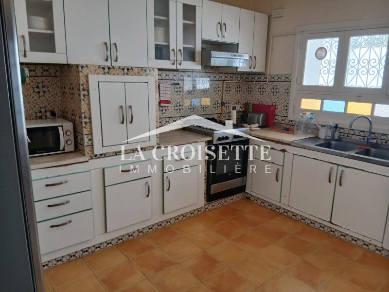 Villa S+4 avec piscine et jardin à La Marsa